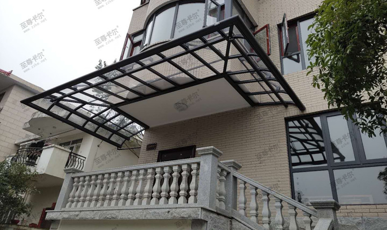 耐力板雨棚的缺點.jpg 耐力板雨棚的缺點.jpg