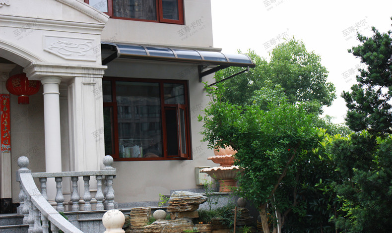 窗戶遮雨棚.jpg 窗戶遮雨棚.jpg