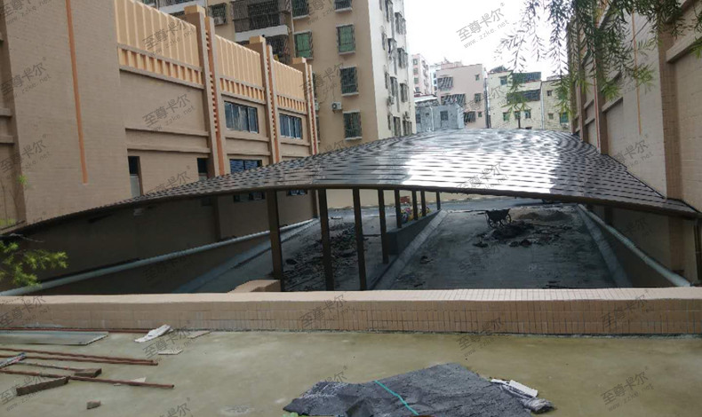 至尊卡爾入庫棚.jpg 至尊卡爾入庫棚.jpg