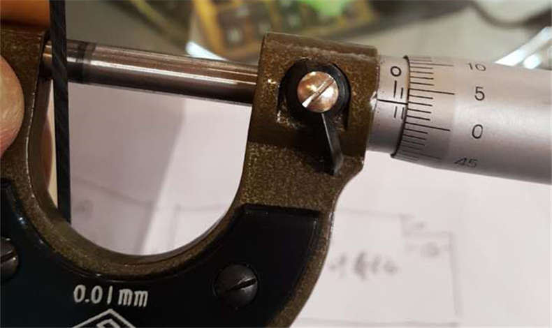 鋁合金車棚耐力板的厚度如何選擇？