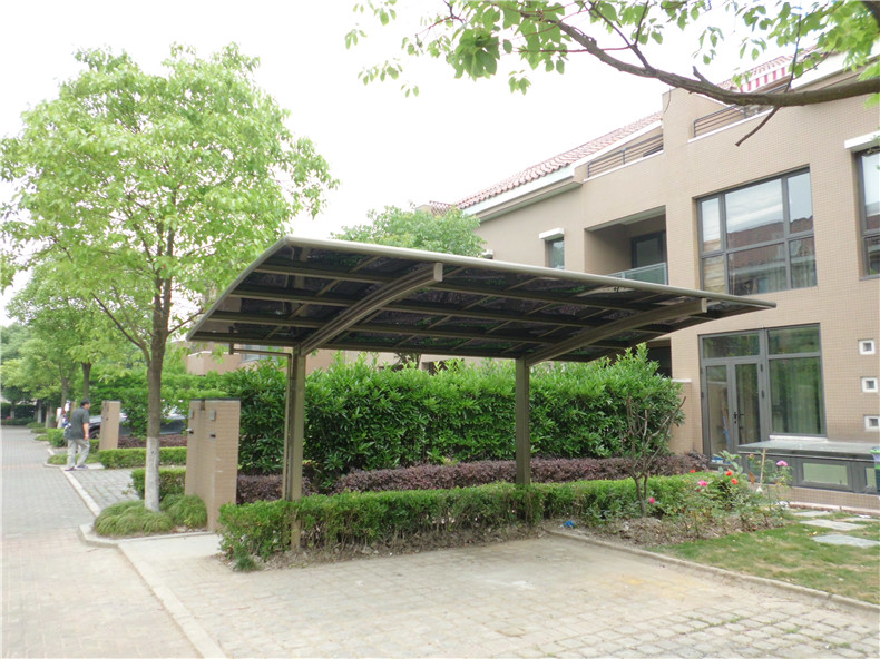 車庫改造成家庭影院了，汽車停在哪？