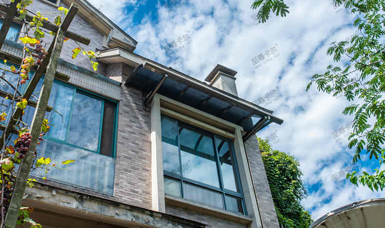 使用什么材質的露臺棚比較好呢？——至尊卡爾