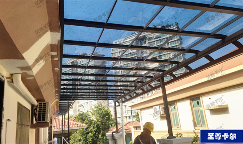 陽臺雨棚選擇什么材質好？懂行的都用這種材質