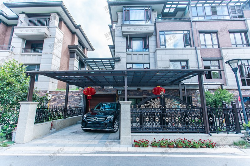 同樣是做鋁合金車(chē)棚，為什么差別這么大？