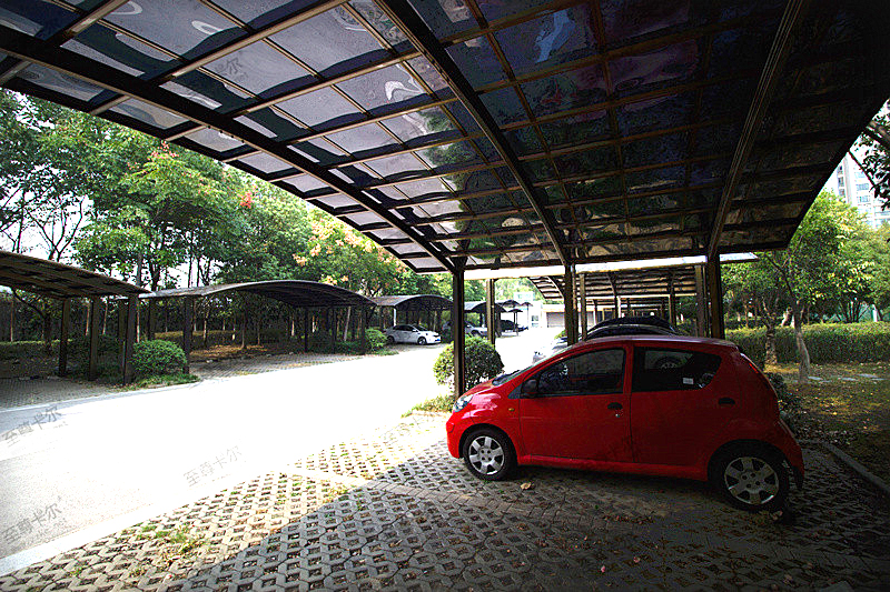 固定遮陽車棚哪個牌子好？認準車棚廠家至尊卡爾！