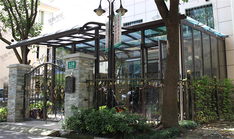 做雨棚用什么材料好，可以看看這種雨棚，大部分用戶都在用的高檔雨棚