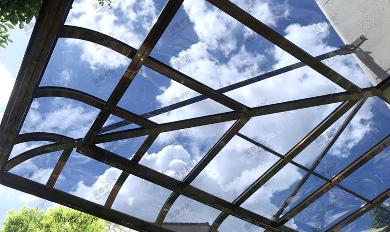 透明雨棚用這種材料還不晚！你家的雨棚用的是這種材料嗎？