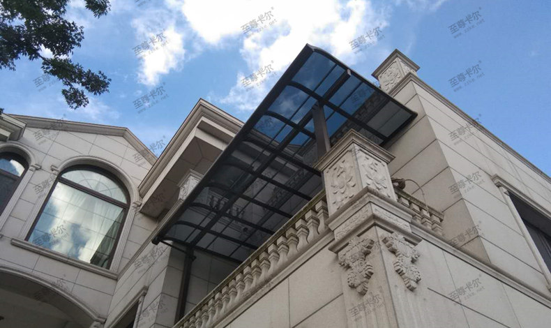 鋼化玻璃到底適合做雨棚嗎？耐力板是什么？