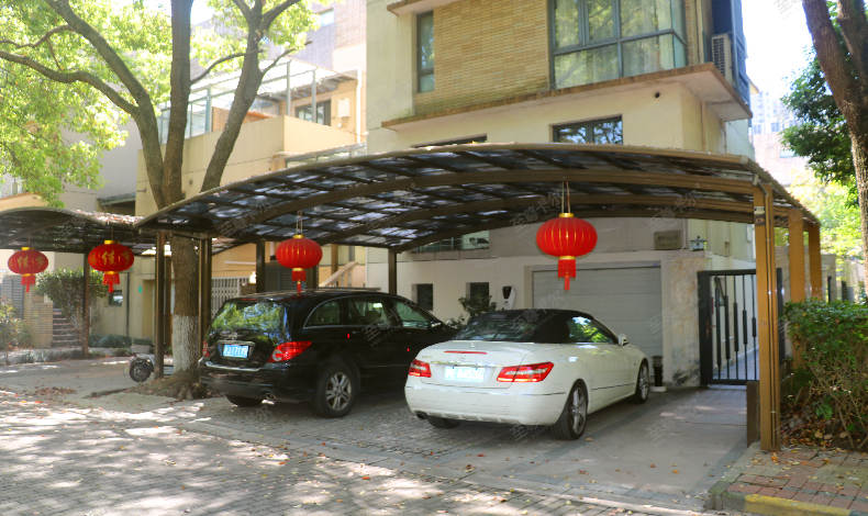 【柯馬仕莊園】簡約之星汽車棚