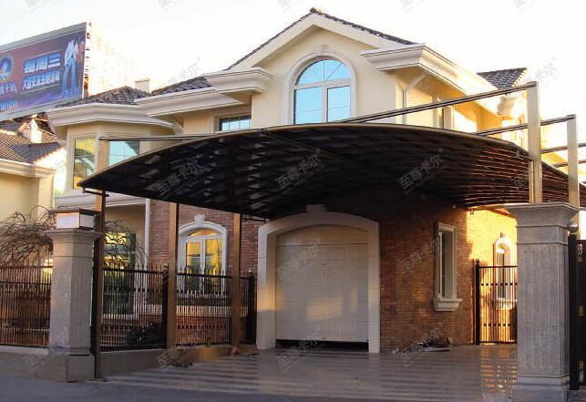 雨棚材質(zhì)都有哪些呢？陽(yáng)臺(tái)最適合應(yīng)用哪種雨棚？