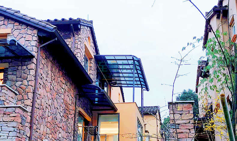 搭建一次質保20年，什么樣的耐力板雨棚能讓人這么省心？