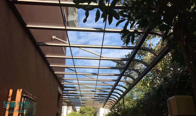 上門定做雨棚多少錢一平方米？